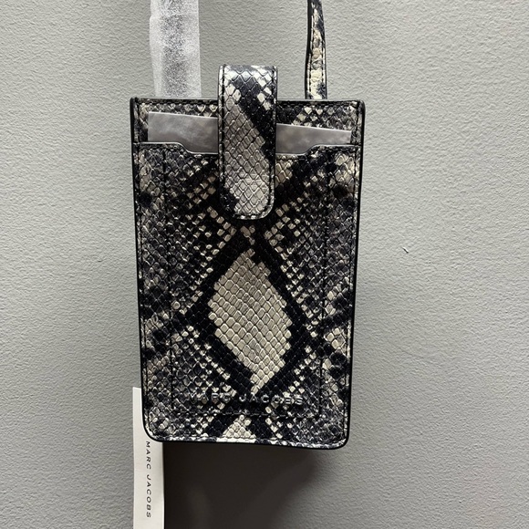 Marc Jacobs Handbags - Marc Jacobs Bag